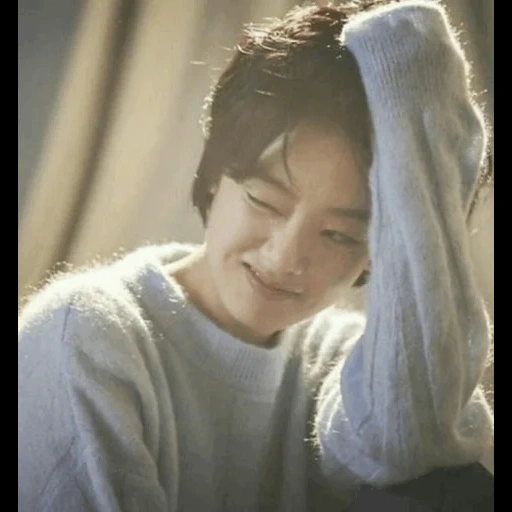 kim bok-joo, lee yoo-young, koreanische schauspieler, june hyok lächelt uns an, lee june yong fee von schwerer leichtathletik