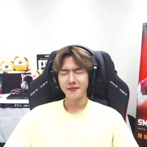 paekhyun, pak chanyeol, baekhyun exo, exo chanyeol, baekhen plays games