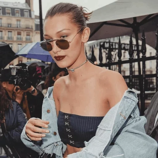 la ragazza, bella hadid, la ragazza di kara, gigi hadid, immagine della moda