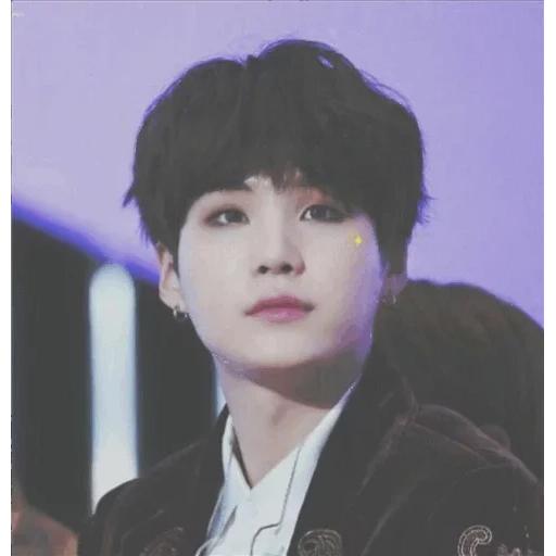 шуга хен, bts suga, yoongi bts, коко шанель, бтс юнги плачет