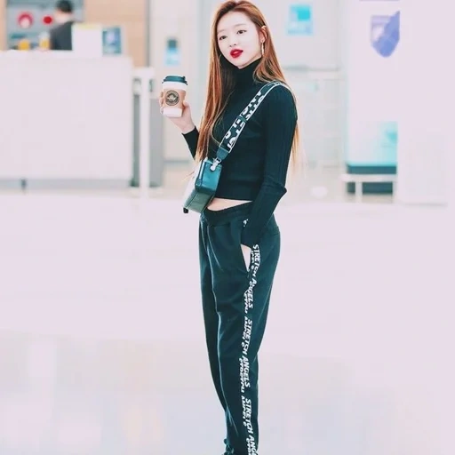 yoo syiah, gaya berpakaian, pakaian mode, jenny kim 2021, jisa blackpink pertumbuhan penuh