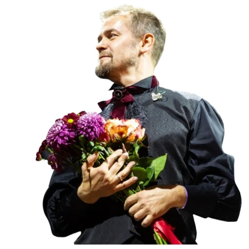 il maschio, umano, uomo con un bouquet, con un bouquet di fiori, l'uomo tiene fiori