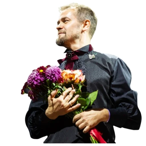 der männliche, mensch, mann mit einem blumenstrauß, mit einem blumenstrauß, der mann hält blumen