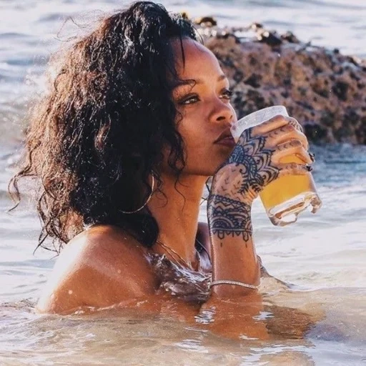 rihanna, vacations, fishki.net, unterhaltung, der strand von rihanna 2013