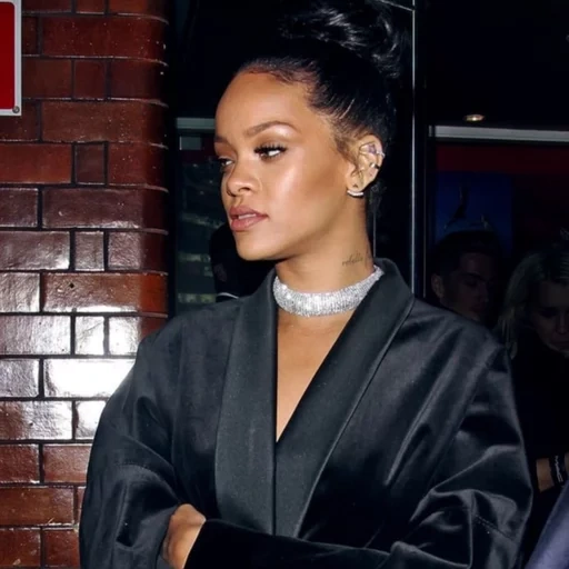 rihanna, jovem, rihanna 2021, rihanna fashion awards, british fashion awards rihanna