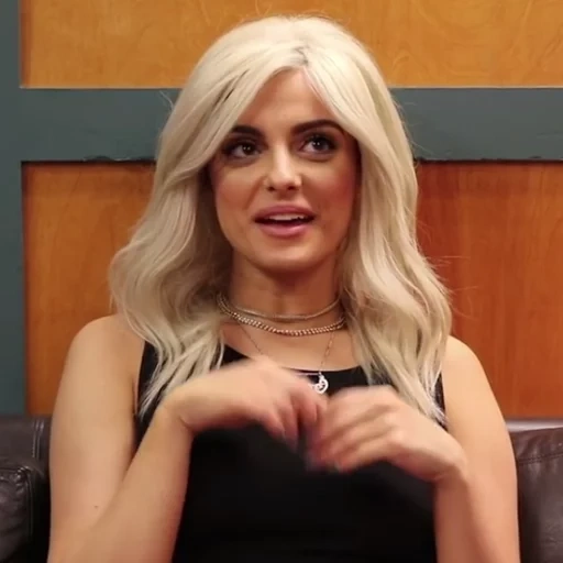 la ragazza, bebe rexha, lire la suite de l'article, lire la suite de l'article, bebe rexha mtv ema 2020