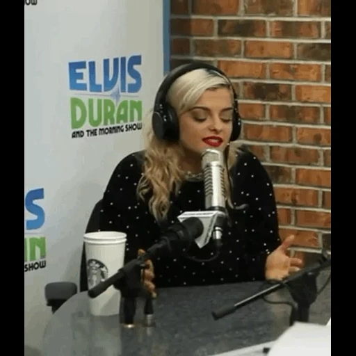 cantante, giovane donna, rita ora, lady gaga, radio da ragazza