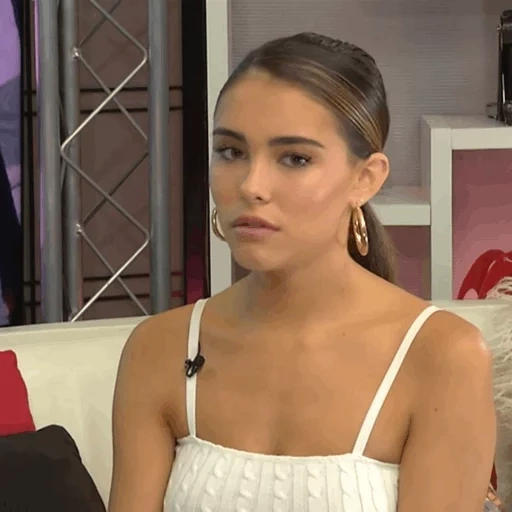 junge frau, tini top, madison bir, ipek karapinar, madison beer home mit dir