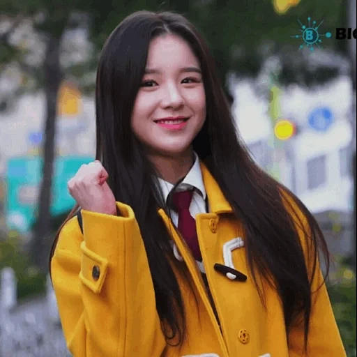 loona хиджин, азиатские девушки, loona хиджин челкой, heejin loona yellow, красивые азиатские девушки