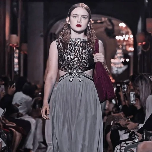 fashion, pertunjukan sedisink, koleksi erdem 2022, miu miu cruise series 2019, john galliano christian dior 1998 series