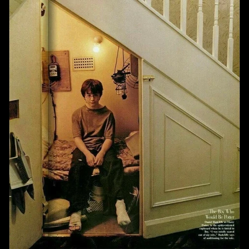 harry potter, harry potter 2001, harry potter di bawah tangga, chulan di bawah tangga harry potter, kamar harry potter di bawah tangga