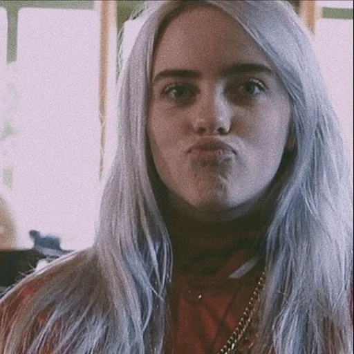 билли айлиш, billie eilish, феномен билли айлиш, билли айлиш улыбается, билли айлиш цвет волос