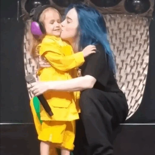 ребенок, милые дети, billie eilish, дети знаменитостей, billie eilish with kids