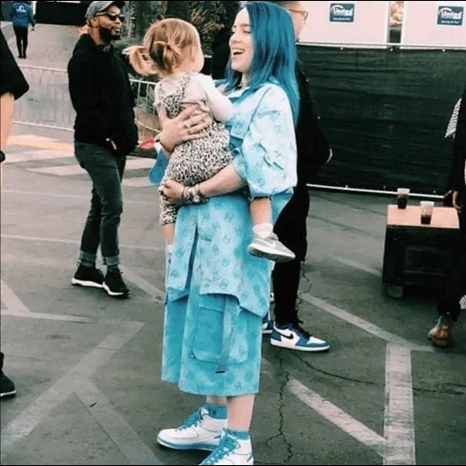 билли айлиш, billie elish, billie eilish, семья билли айлиш, сабрина карпентер