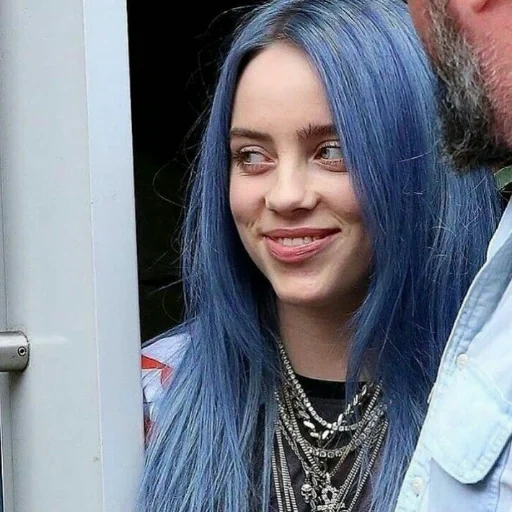 billy eilish, billie eilish, billy eilish smiles, billy eilish with blue hair, billy eilish hair color 2021