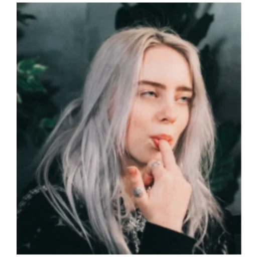 billy ailish, billie eilish, billy ailish sourit, billy ailish aux cheveux blancs