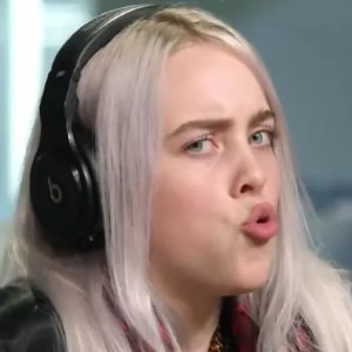 young woman, billy ailish, billie eilish, billy ailish smile, singer billy ailish/billie eilish