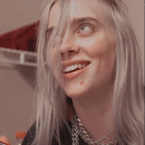 willy elish, billy elish, billie eilish, billy alish lächelt, billie eilish smile