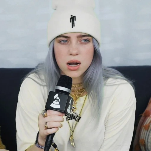 billy ailish, billie eilish, cappello di billy ailish, billy ailish mark, billy alish sorride