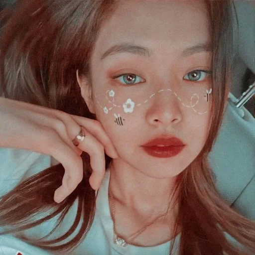 jennie, kim jenny, los ojos de los coreanos, maquillaje coreano
