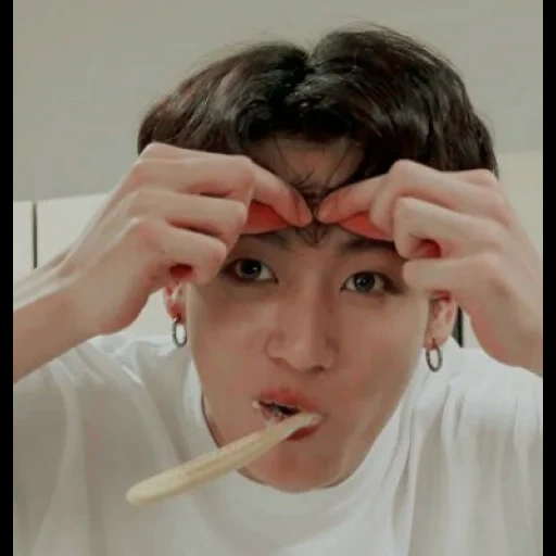 jung jungkook, jungkook bts, jungkook bts, cepillo de dientes, bts estética