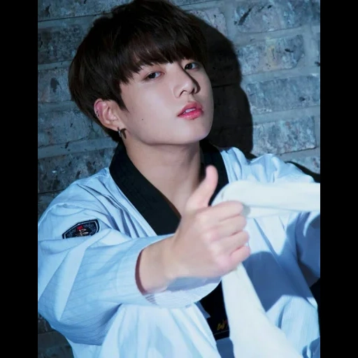 rush the country, zheng zhongguo, bts jungkook, jeon jungkook bts, chongguo taekwondo athletes