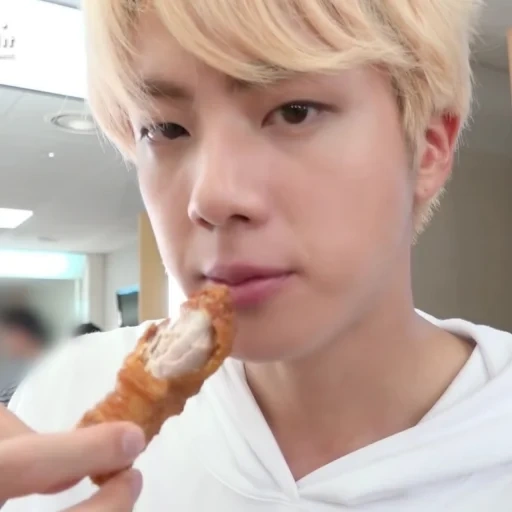 bts jin, bts gin, chi min eats, tai hang bts, bts chimin