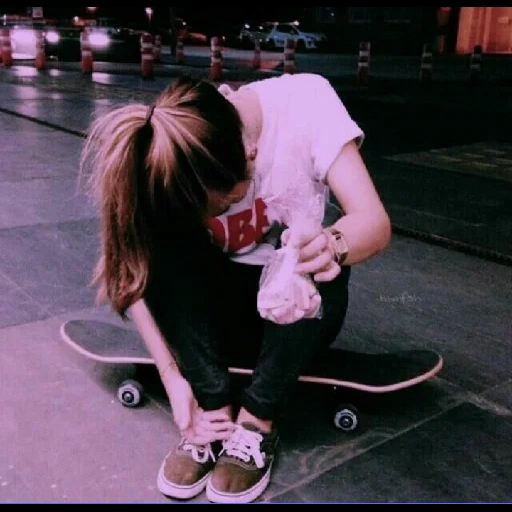 скейтер герл, девушка скейте, стиль скейтеров, девушка скейтер, грустная девушка скейте