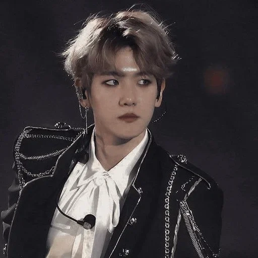 bekhen exo, pak chanyeol, jung jungkook, baekhyun exo, baekhyun's image of the king