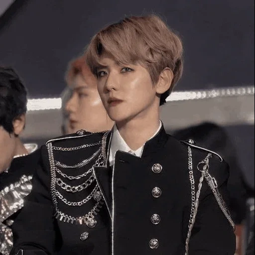 paekhyun, bekhen exo, baekhyun exo, imagen de baekhyun del rey, premios de disco dorado exo