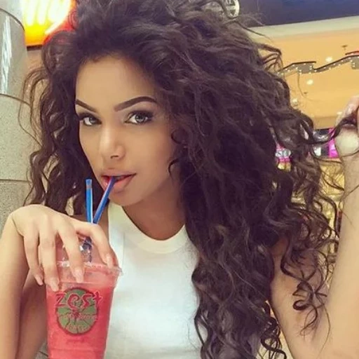 девушка, curly hair, кудрявая девушка, кудрявые длинные волосы, причёски кудрявые волосы