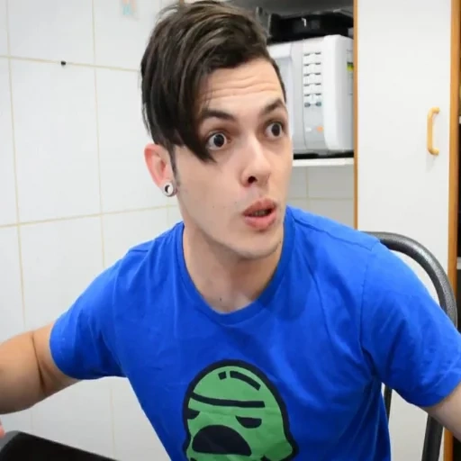 enfrentar, cara, humano, dan howell, garota dima maslennikova 2020