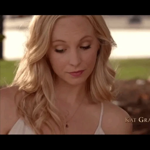 momento, la ragazza, caroline, caroline forbes, salta il mio film russia