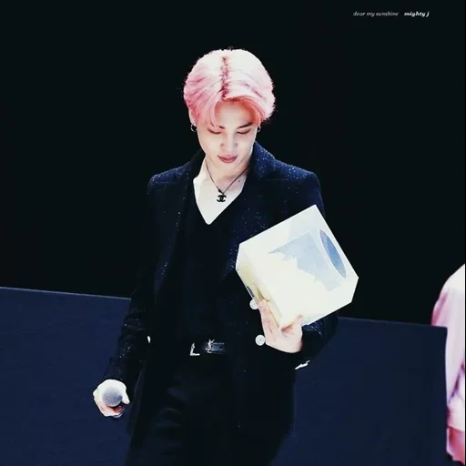 jimin, jimin bts, jimin 1080, jimin lo prendi, jimin con un abito leggero