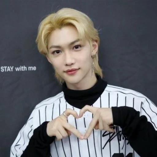 lee felix, felix stray kids, felix stray kids 2021, felix stray kids 2022, stray kids participants hyunzhin felix