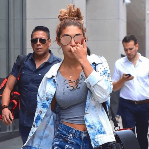 девушка, индонезия, in new york, chantel jeffries, джиллиан андерсон 2021 папарацци