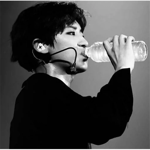 jung jungkook, bts hoseok, baekhyun exo, bts hosok minuman, bts jungkook minuman