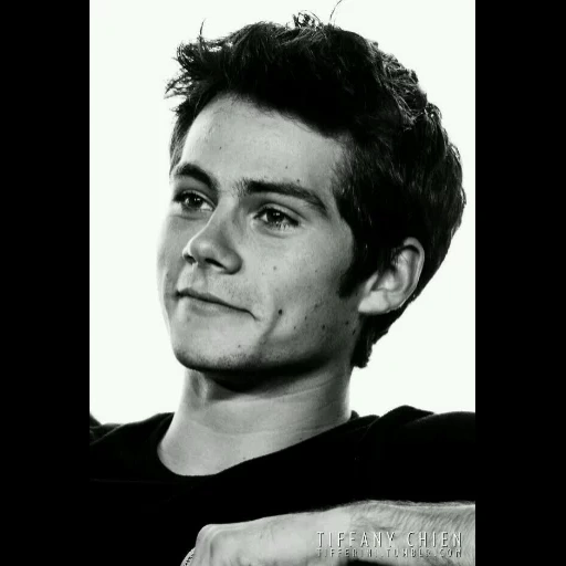 bob dylan, dylan o'brien, dylan o'brien tersenyum, tentang dylan o'brien, bantal dylan o brian