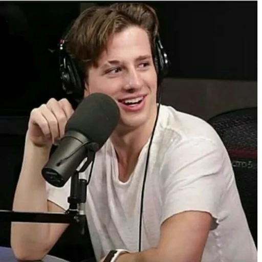 atores, cara, sean mendes, atores russos, entrevista de charlie puth