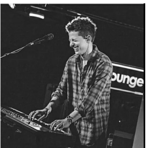 tipo, sean mendes, citazioni di canzoni, charlie puth, a nure be alone translation of the song sean mendes