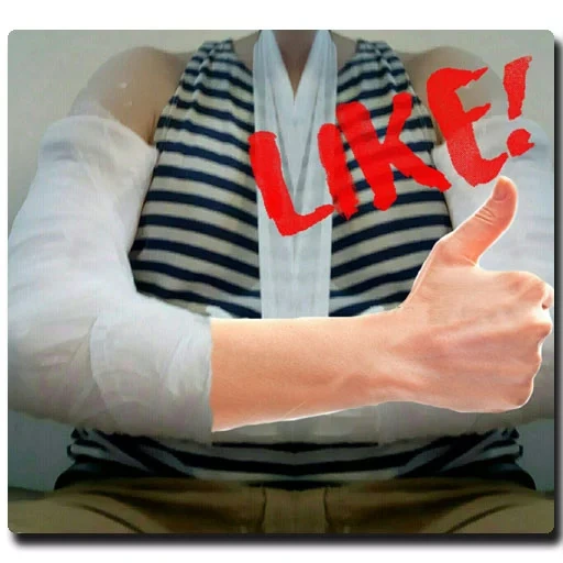 la mano, parti del corpo, una persona che si ferma con una benda, braccio rotto, una persona con una benda