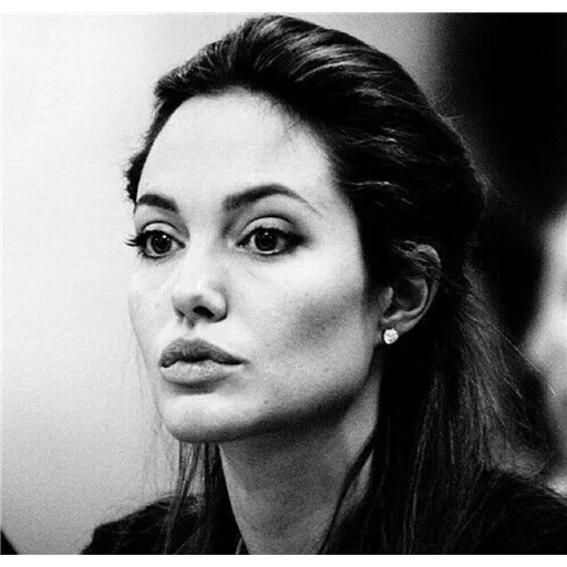 jolie, angelina jolie, angelina jolie è bellissima, chiese a dio di liberarmi dei nemici, ho chiesto a dio di salvarmi dai nemici