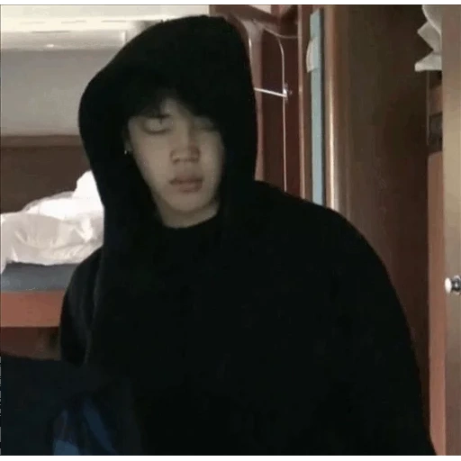 bts jimin, park ji min, chi min yang mengantuk, bangtan boys, cheguk hoodie hitam