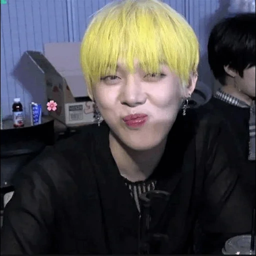 nan taiheng, choi weng chon, bangtan boys, membro do grupo juvenil à prova de balas, cui bonito de cabelo amarelo