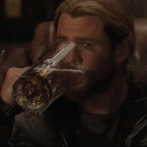 thor, gromov victor, chris hemsworth, chris hemsworth beer, chris hemsworth está batendo