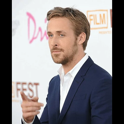 gosling 2020, ryan gosling, dan stevens 2021, ryan gosling in grande, ryan gusling pols nelson