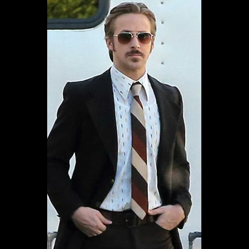 il maschio, ryan gosling, ryan gosling 2021, ryan gosling 2022, occhiali di ryana gosling ragazzi gloriosi