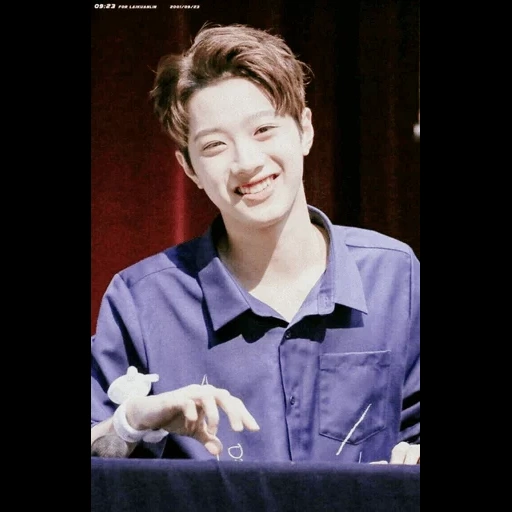 wanna one, pak est chinen, lei guang lin, guanlin sourire, acteurs coréens