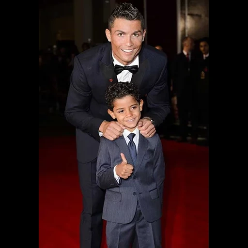 криштиану младший, cristiano ronaldo jr, сын криштиану роналду, отец криштиану роналду, криштиану роналду младший