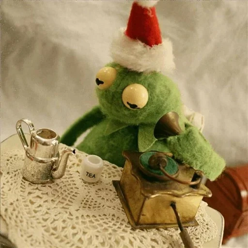 kermit, toy christmas tree, comet the frog, frog kemi ng, green plush frog comet